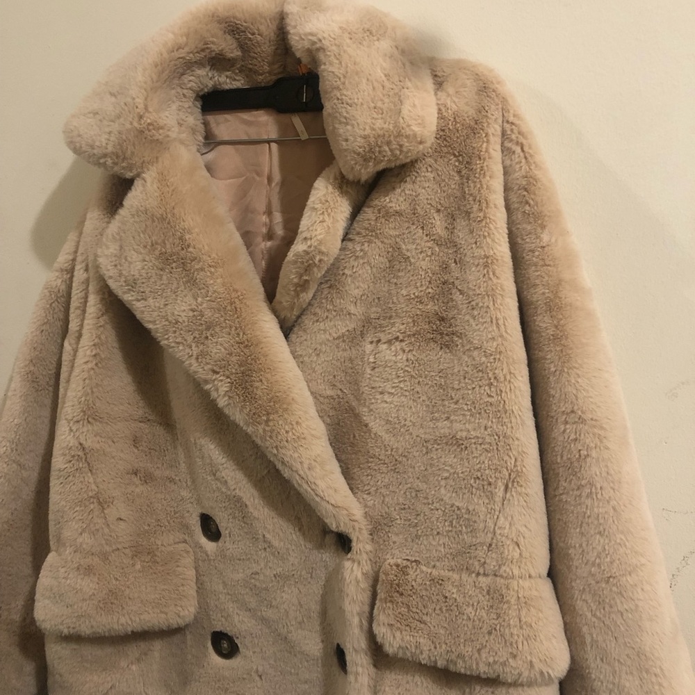 Free people Kate faux fur coat jacket in apricot.size s/p
